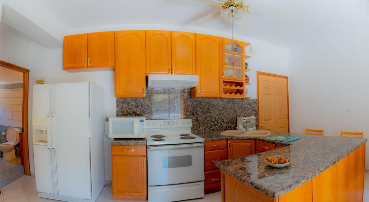 Valsamis Villa Apartments Poros  Extérieur photo