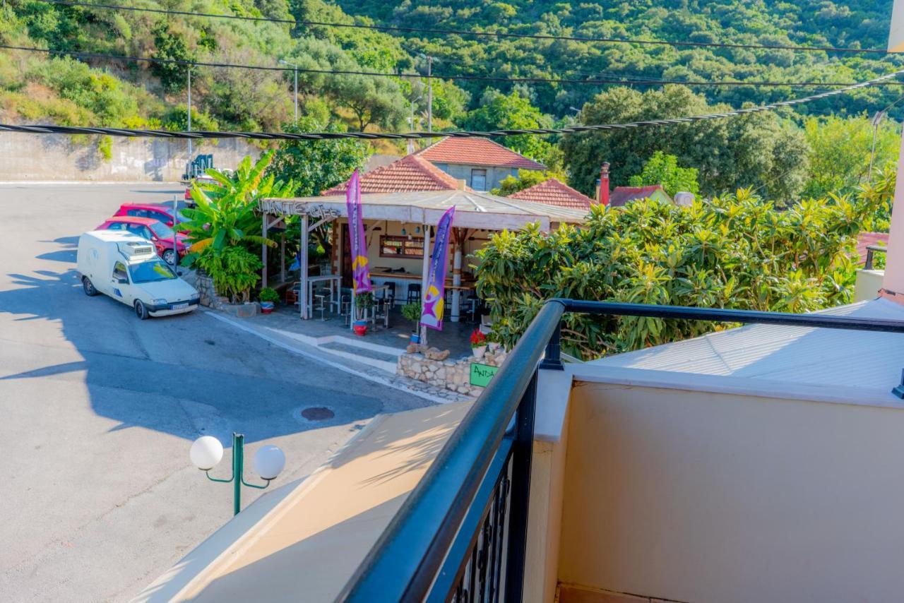 Valsamis Villa Apartments Poros  Extérieur photo