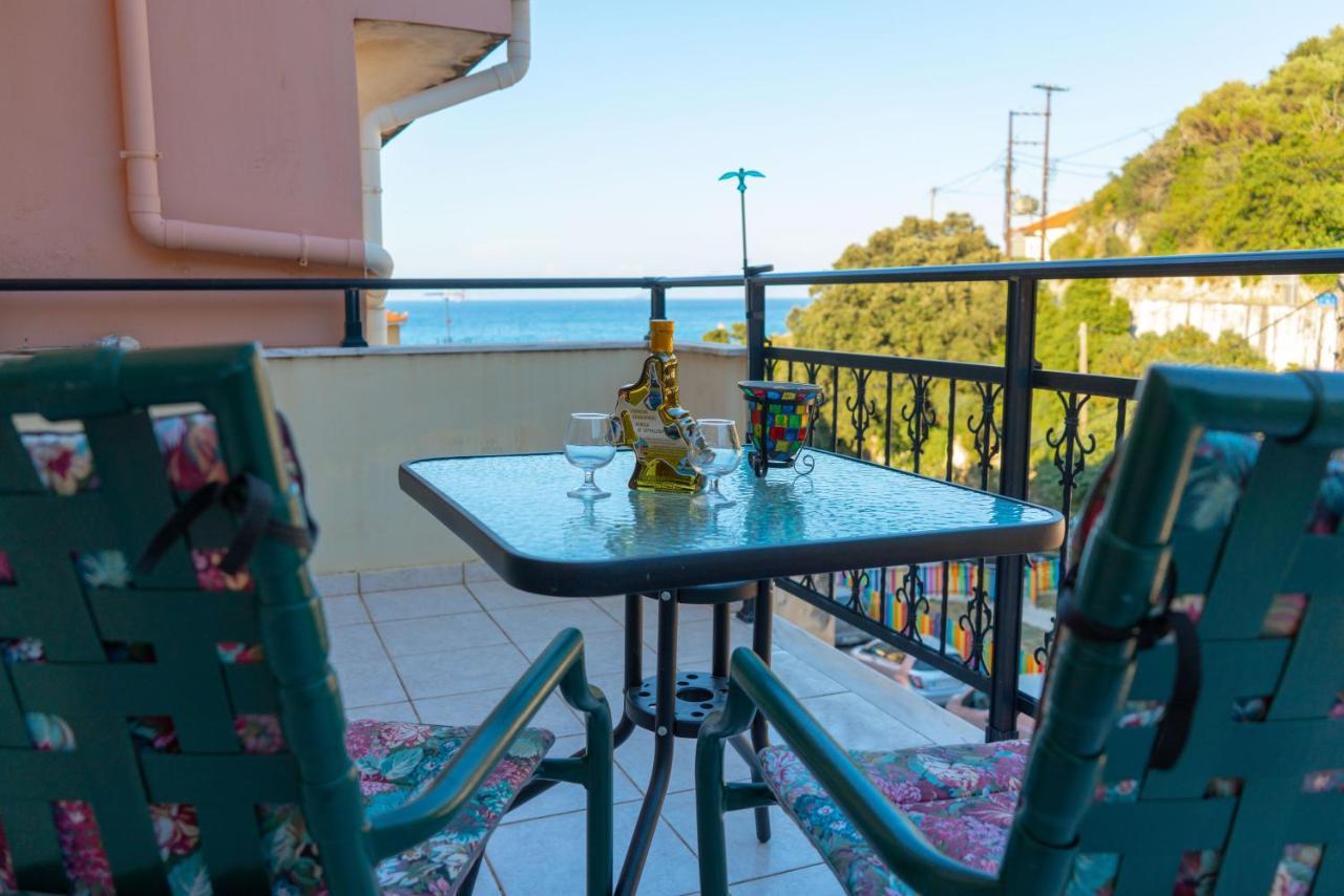 Valsamis Villa Apartments Poros  Extérieur photo