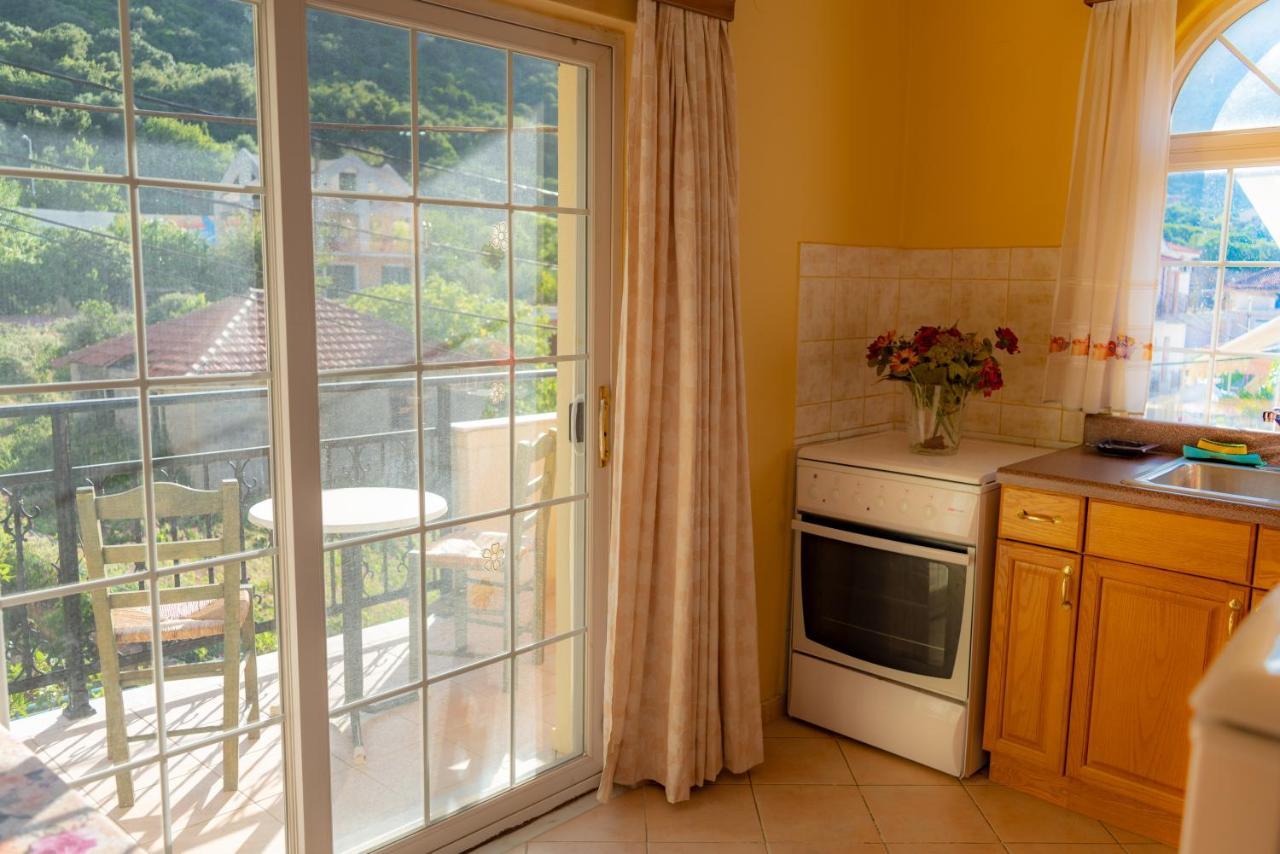 Valsamis Villa Apartments Poros  Extérieur photo