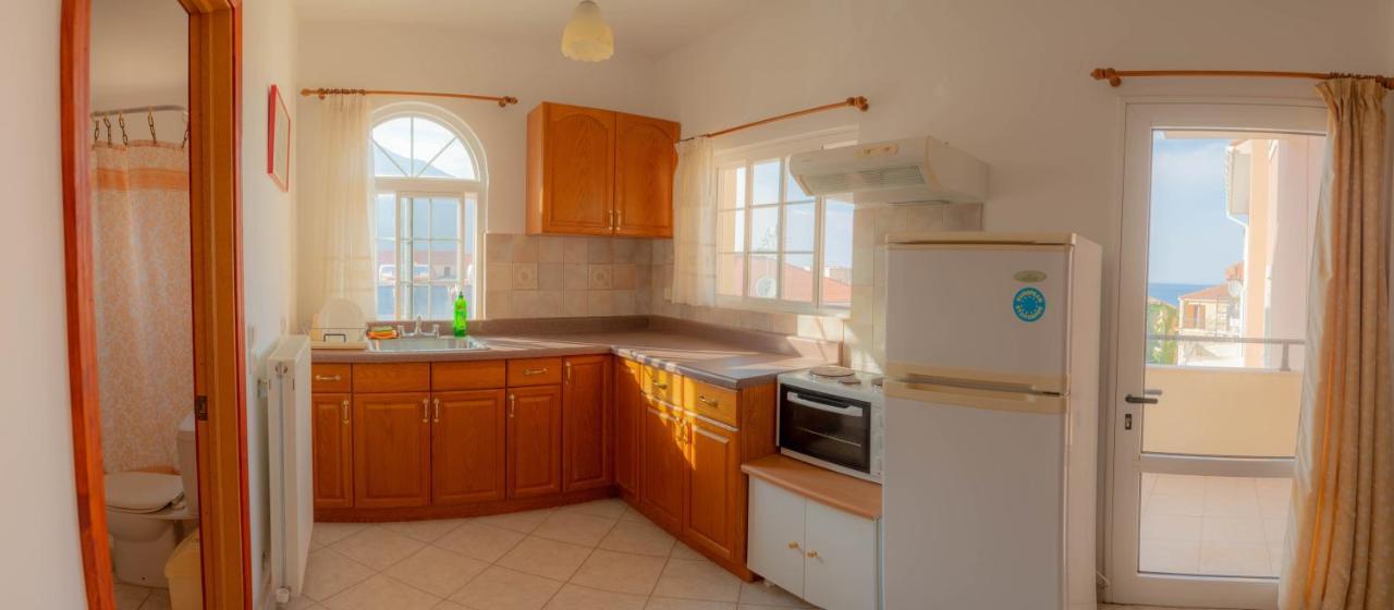 Valsamis Villa Apartments Poros  Extérieur photo