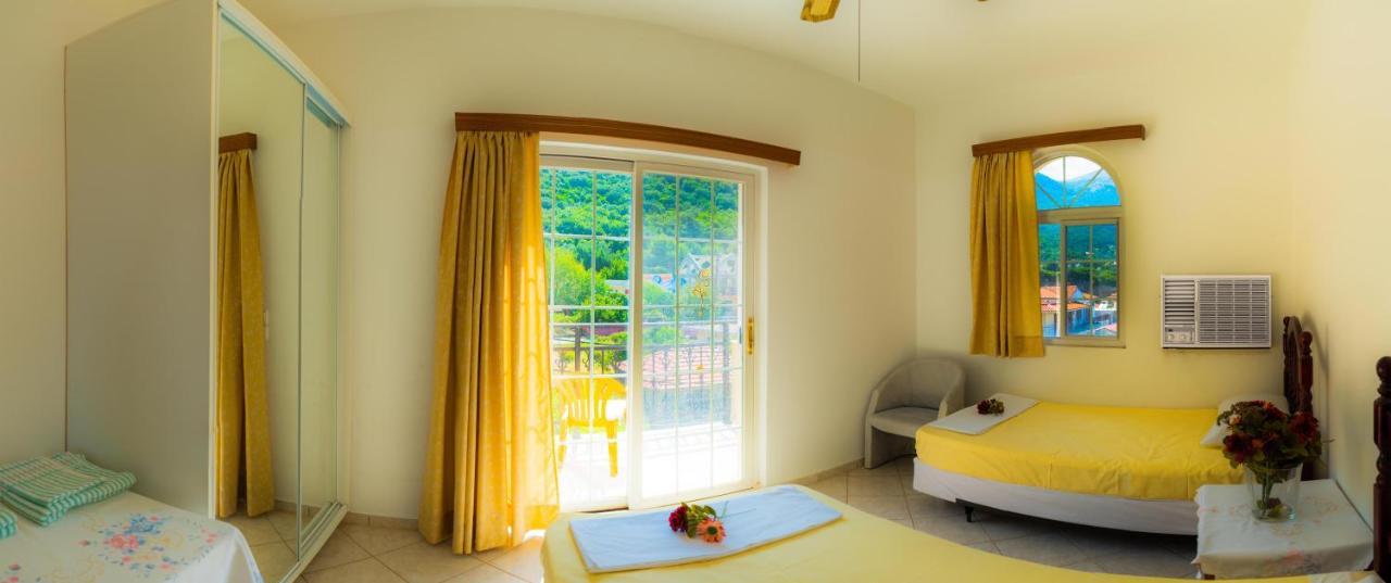 Valsamis Villa Apartments Poros  Extérieur photo