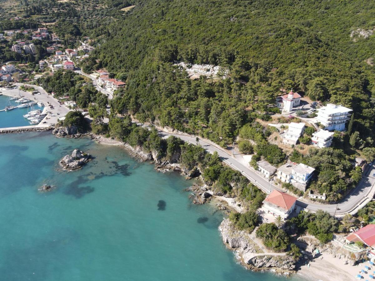 Valsamis Villa Apartments Poros  Extérieur photo